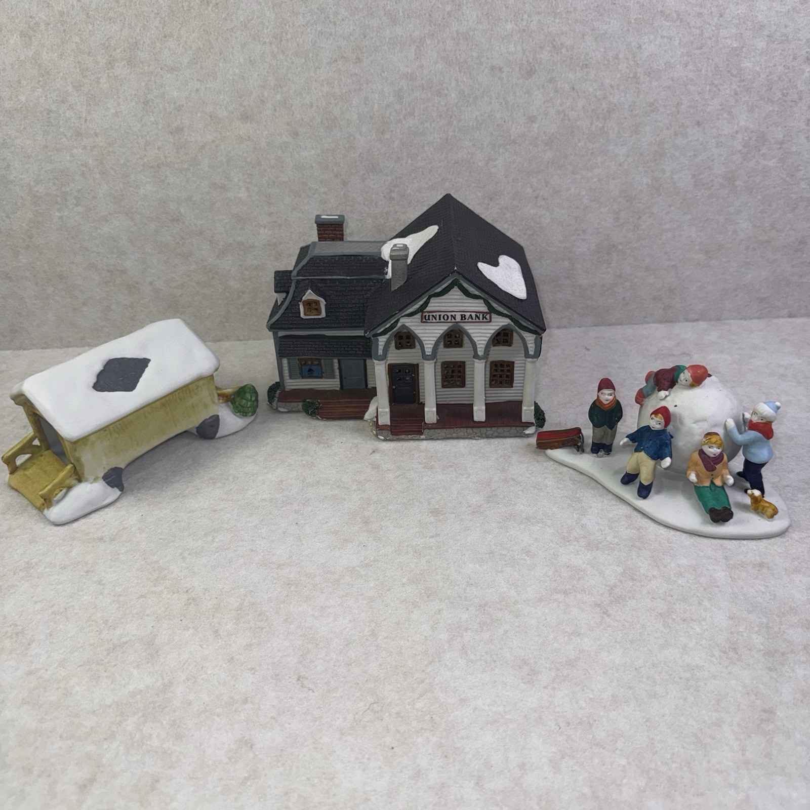 Lemax 1990s Union Bank Village Building – Snowball w/ Figures & Bridge Lot