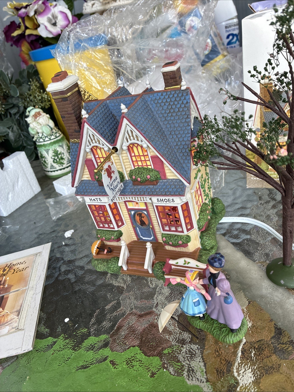 Dept 56 New England Village Series “Verna Mae’s Boutique” Gift Set Of 3 Read