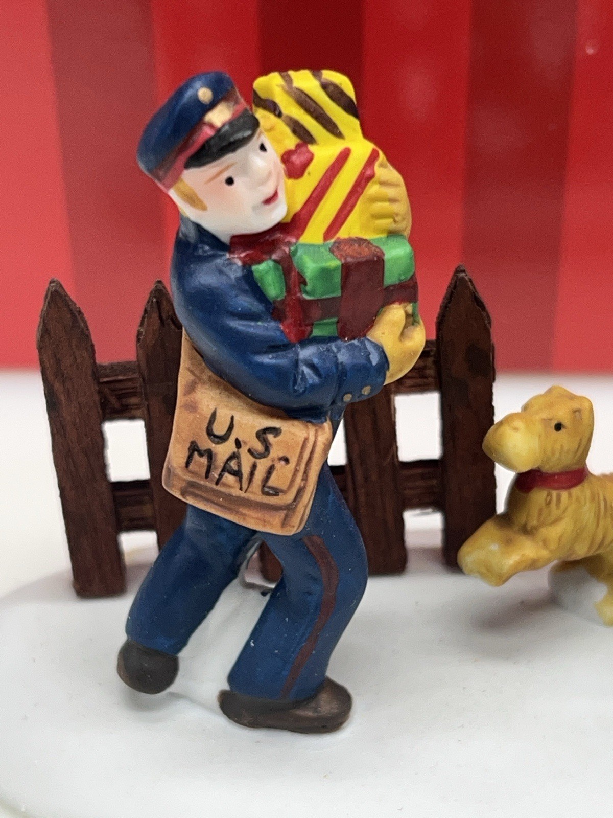 LEMAX “Presents For Pete” Village Accessory In Original Box 1998 Caldor