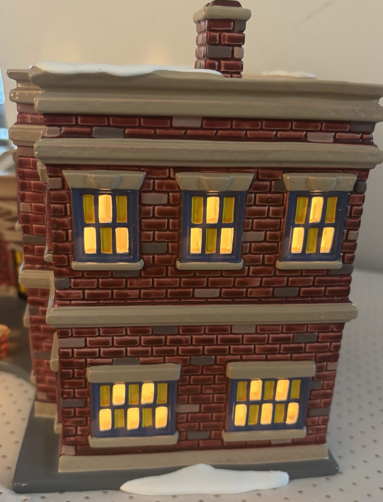 Dept 56 Snow Village Northgate School Lighted Building