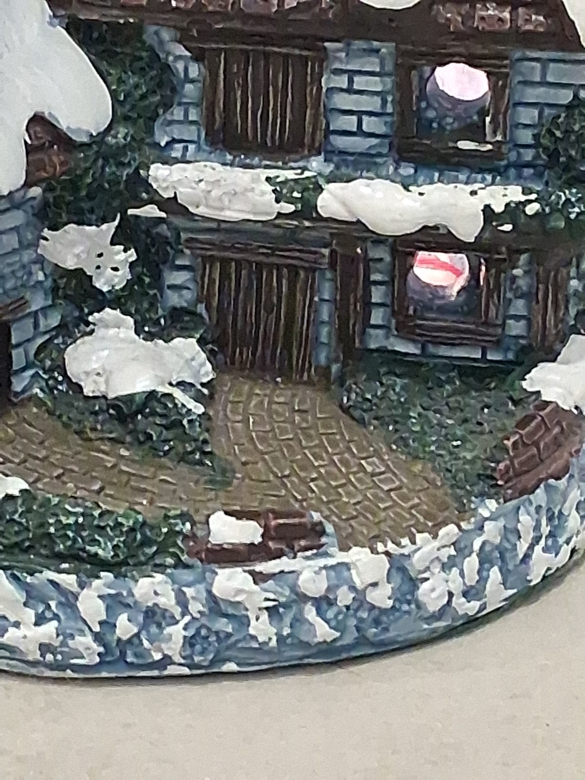 Cottage Charmers Lighted Snowhouse Hand Painted Handcrafted #8181-CC Taiwan