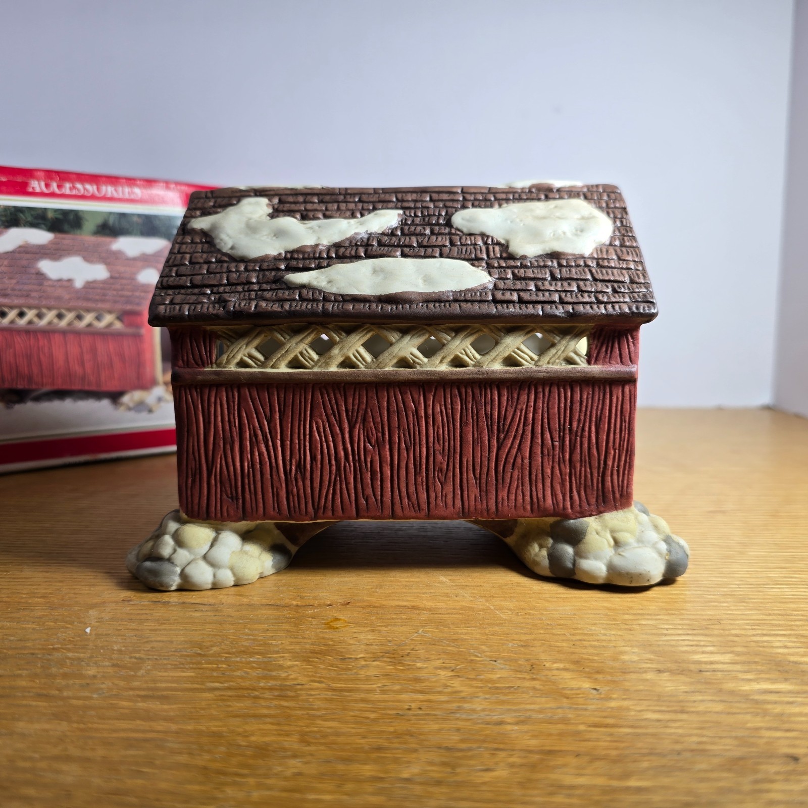Dickens Collectables Accessories 270-6448 Porcelain Covered Bridge Figurine 1995