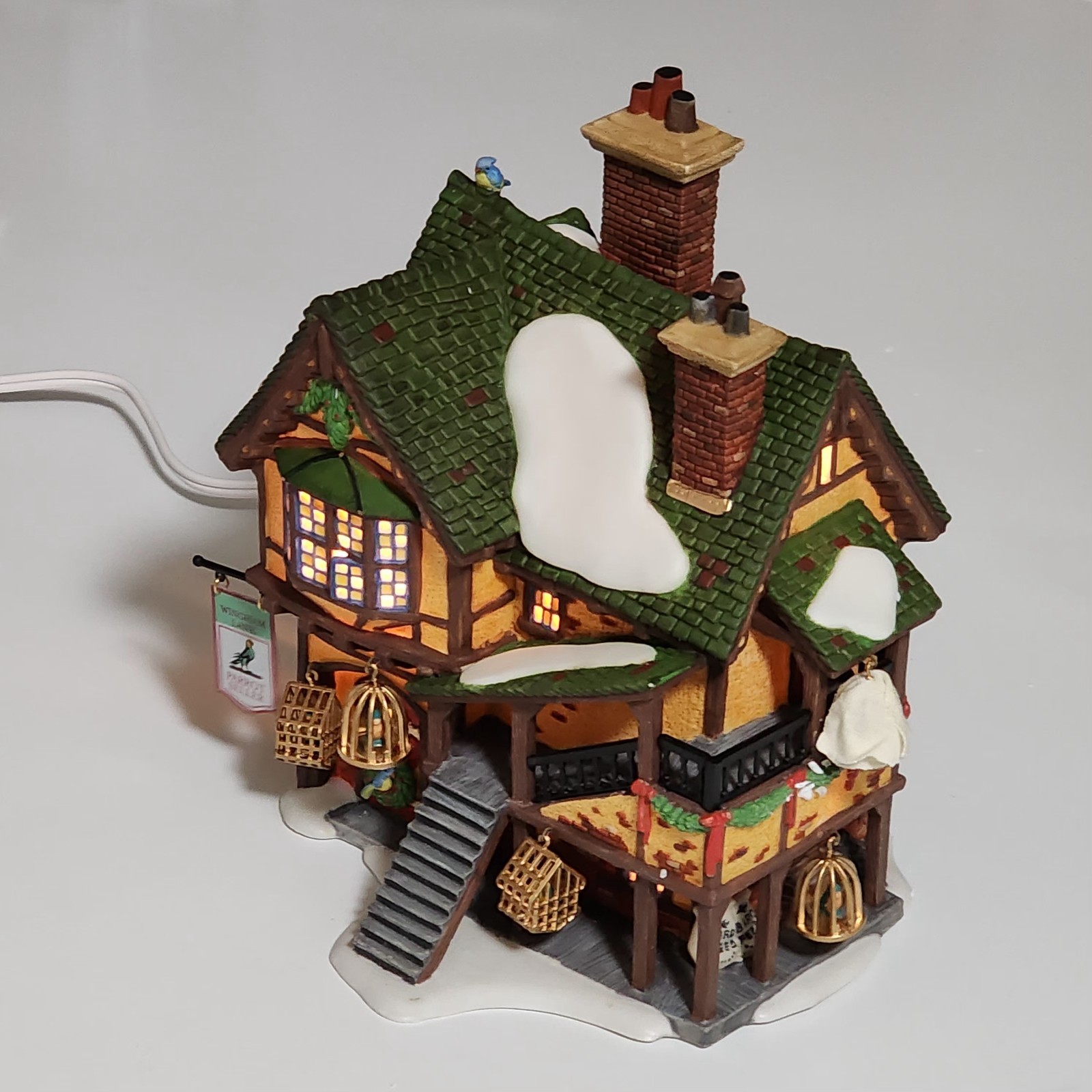 Dept 56 Wingham Lane Parrot Seller Light Cages Sign Orig Box & Foam READ BLUE