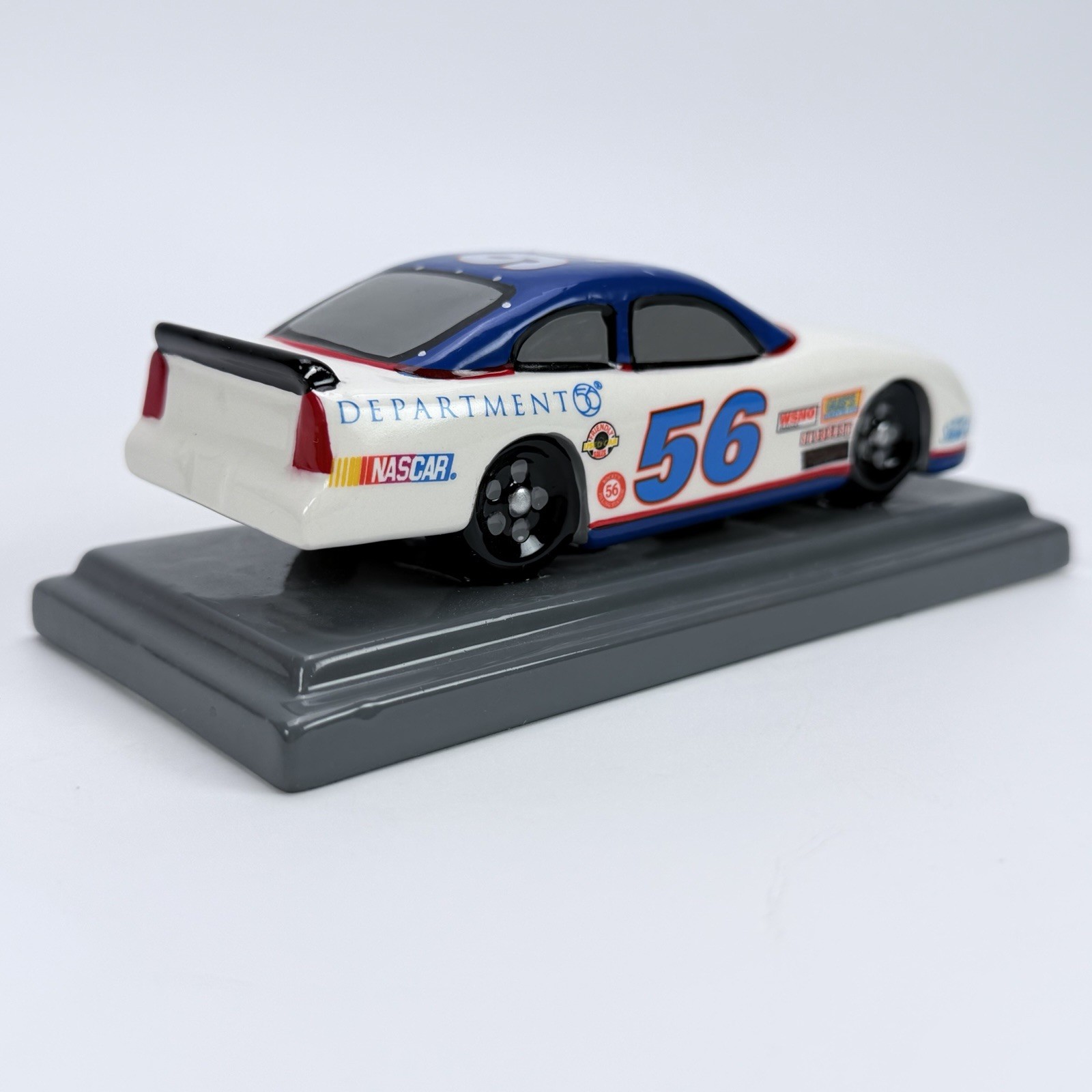 2005 Department 56 NASCAR CAFE Snow Village (lights up) w/ Car