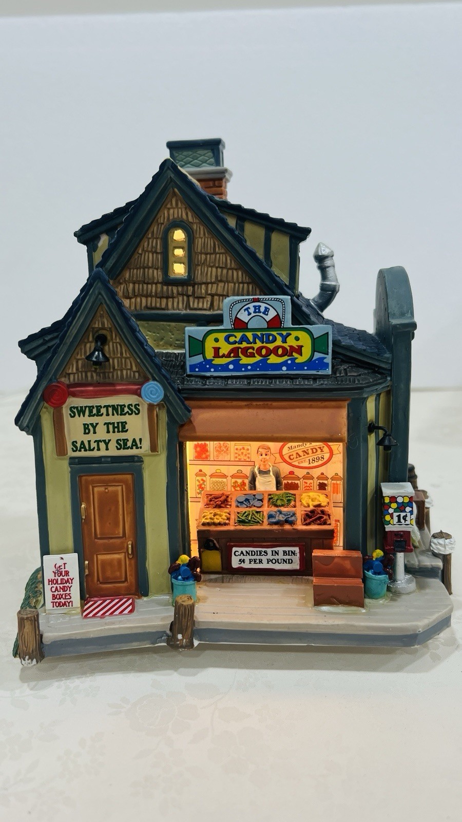 Lemax “The Candy Lagoon” Porcelain Lighted Building 65091 Retired 2016 NEW RARE