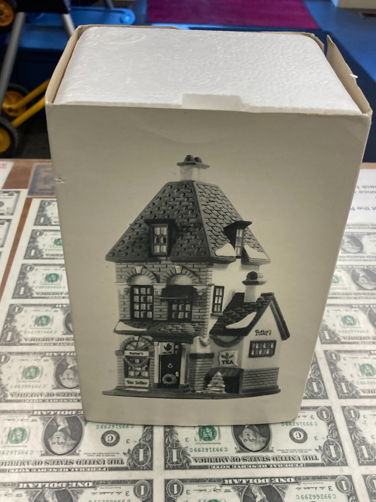 Dept 56 Potter’s Tea Seller Christmas In The City 5880-7 Heritage Village