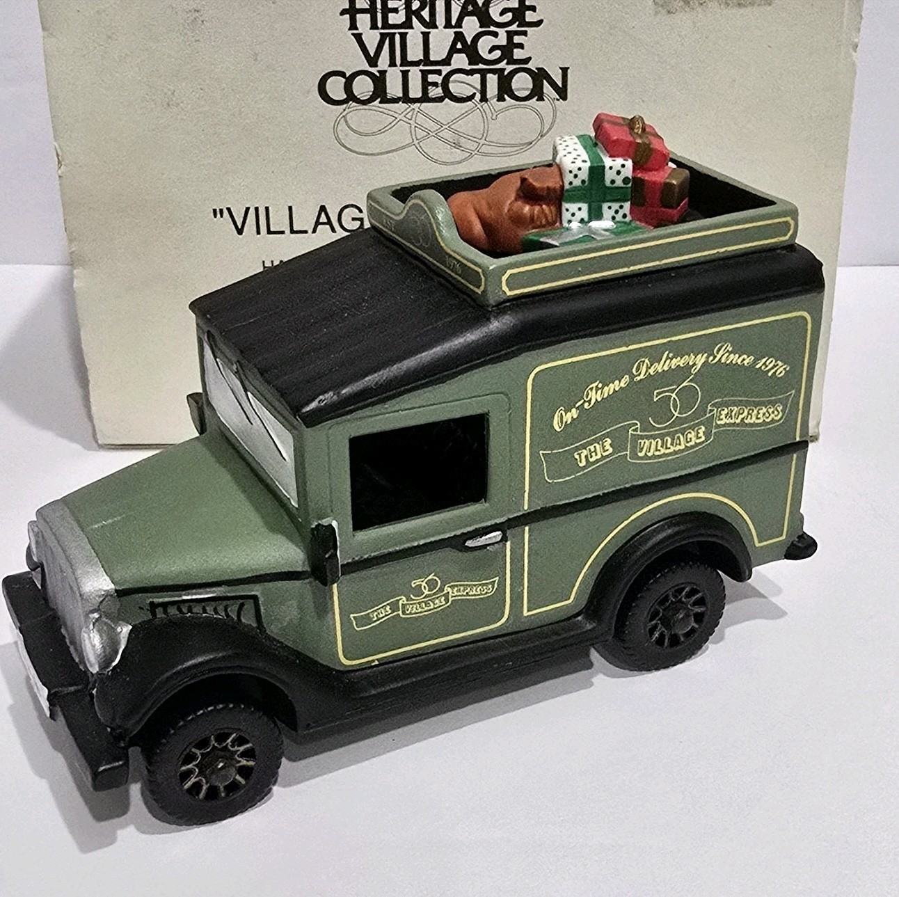 DEPT 56 HERITAGE VILLAGE COLLECTION THE VILLAGE EXPRESS VAN