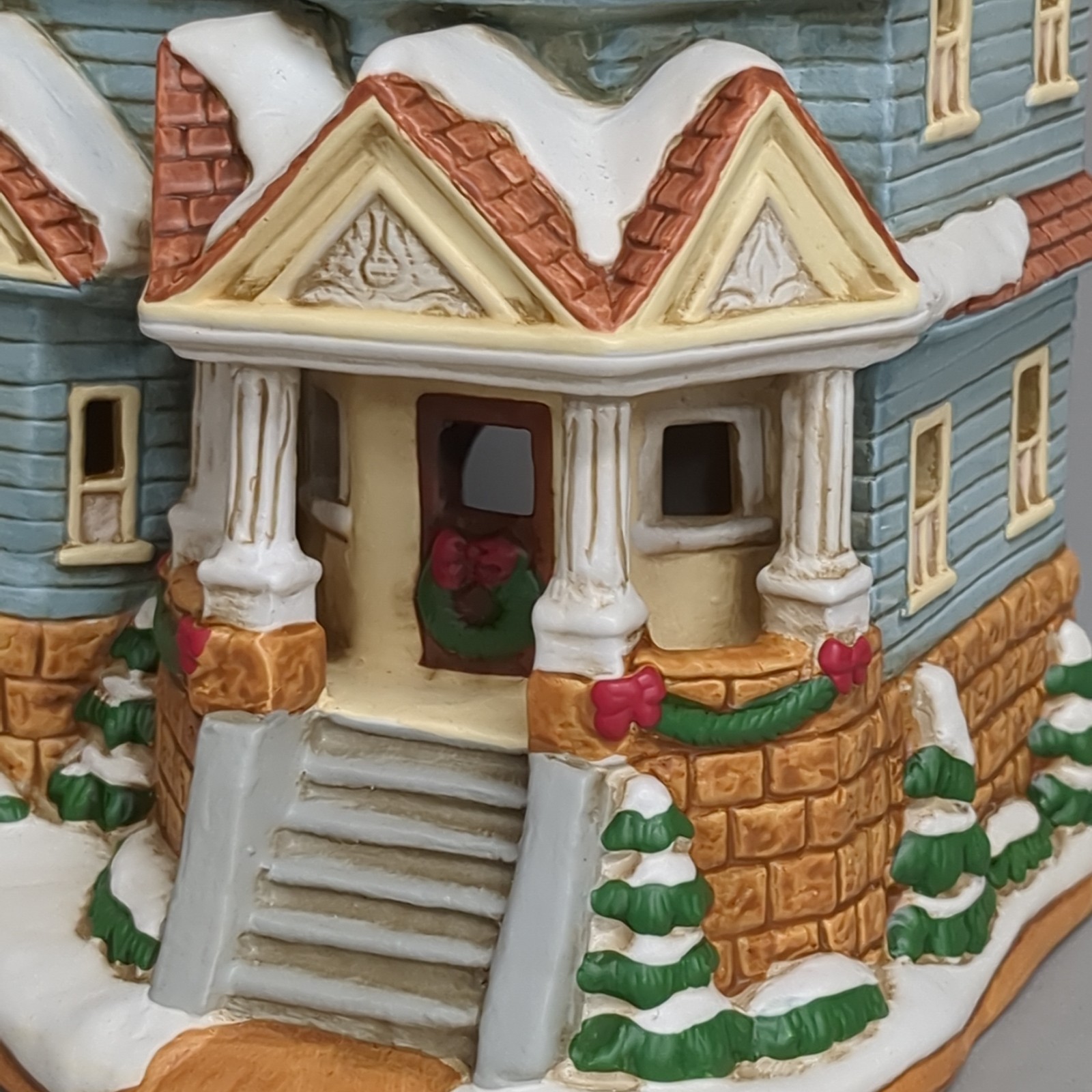 Lefton Colonial Village “Apple Gate” Victorian House Lighted Hand Painted 1994