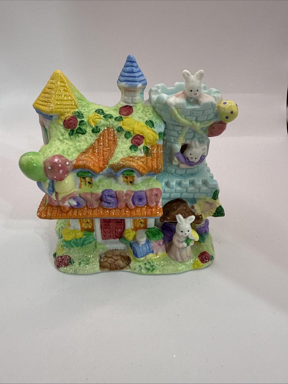 2004 Hoppy Hollow Easter Rabbit House, Toy Shop