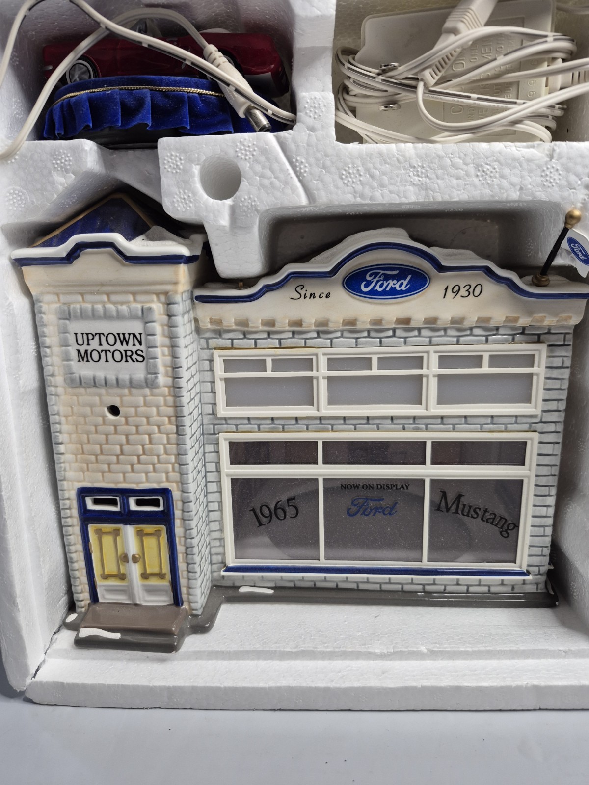 Dept 56 Uptown Motors Ford Set Of 3 Mustang Snow Village Original Box Tested