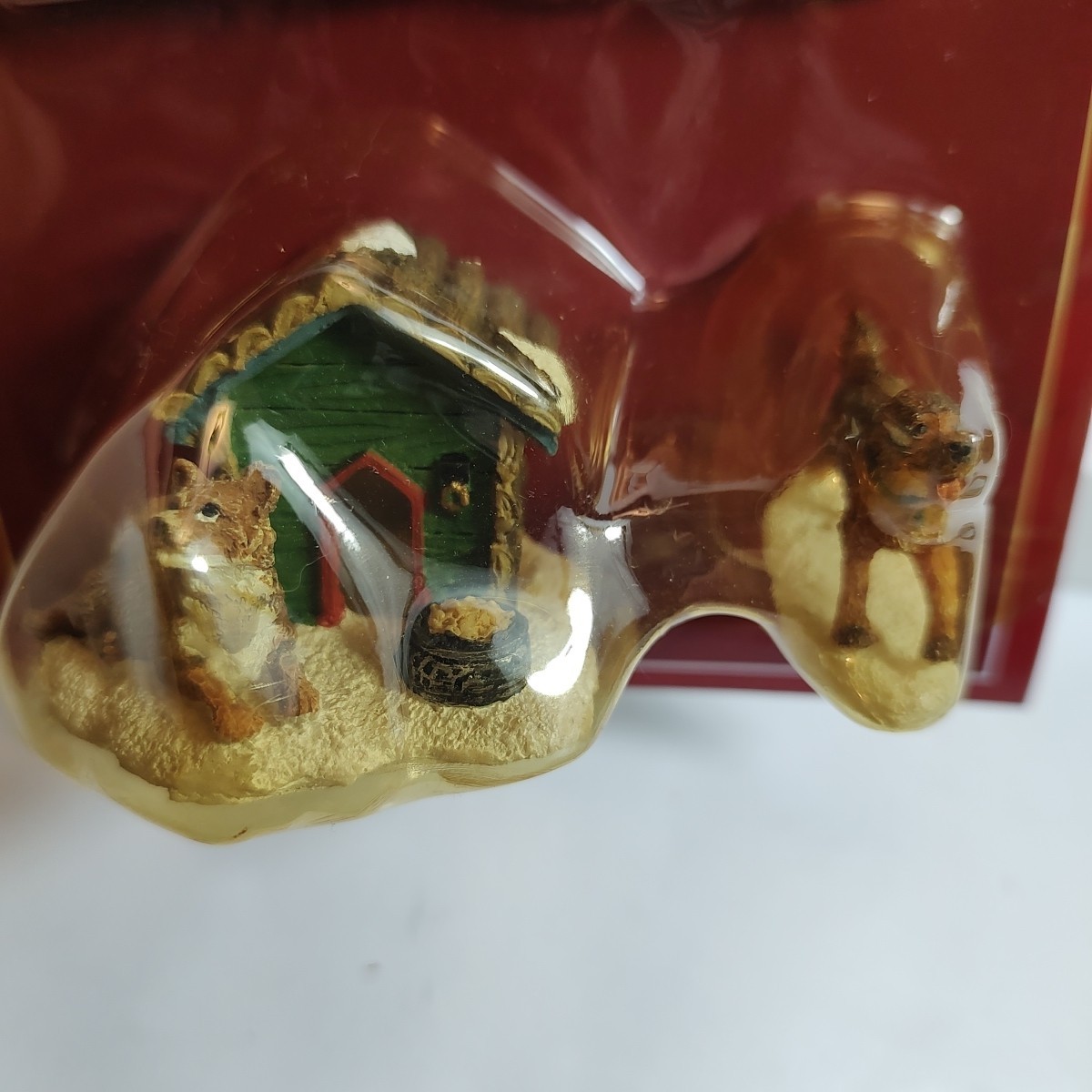 St Nicholas Square Village Collection Accessory Pets Dog House Cat Kittens