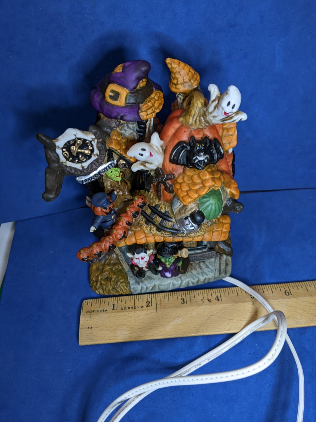 SPOOKY HOLLOW STATON & EERIE TREE ARCH HOLLWEEN VILLAGE 1999 DECORATION PEICES