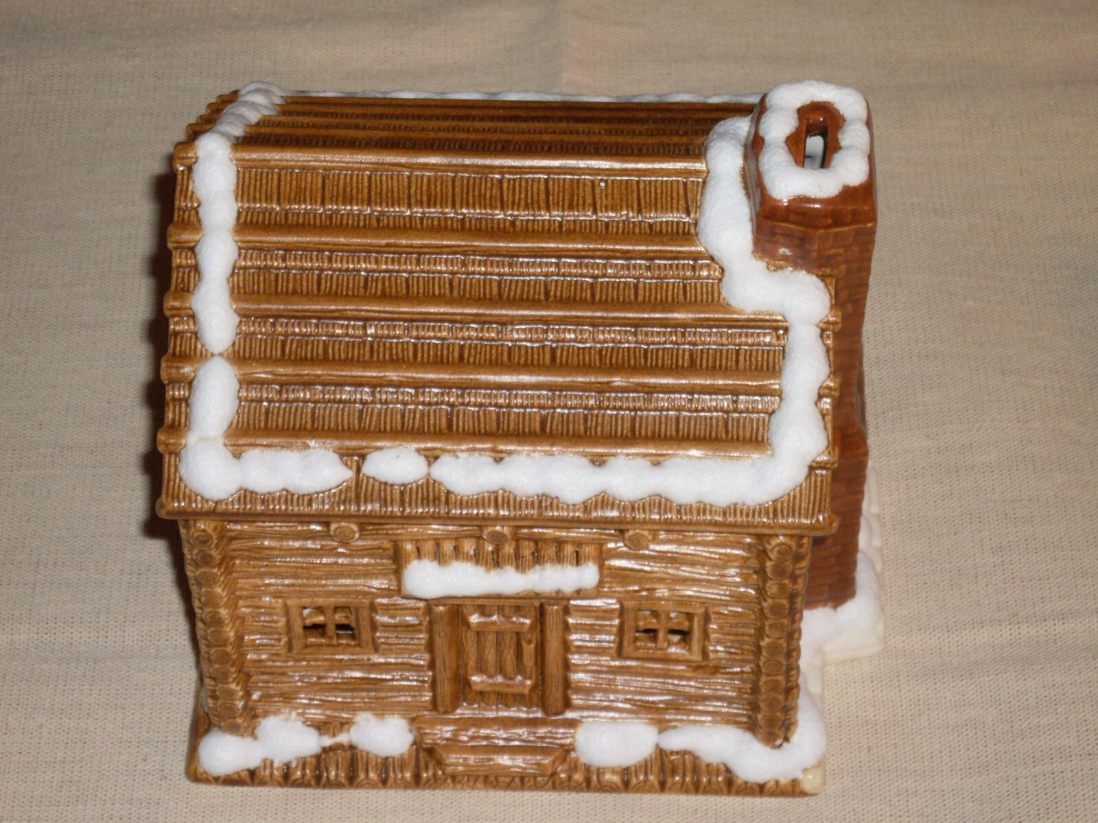 Ceramic Village Log Cabin & Corn Crib. Byron Molds . Seasonal or permanent.