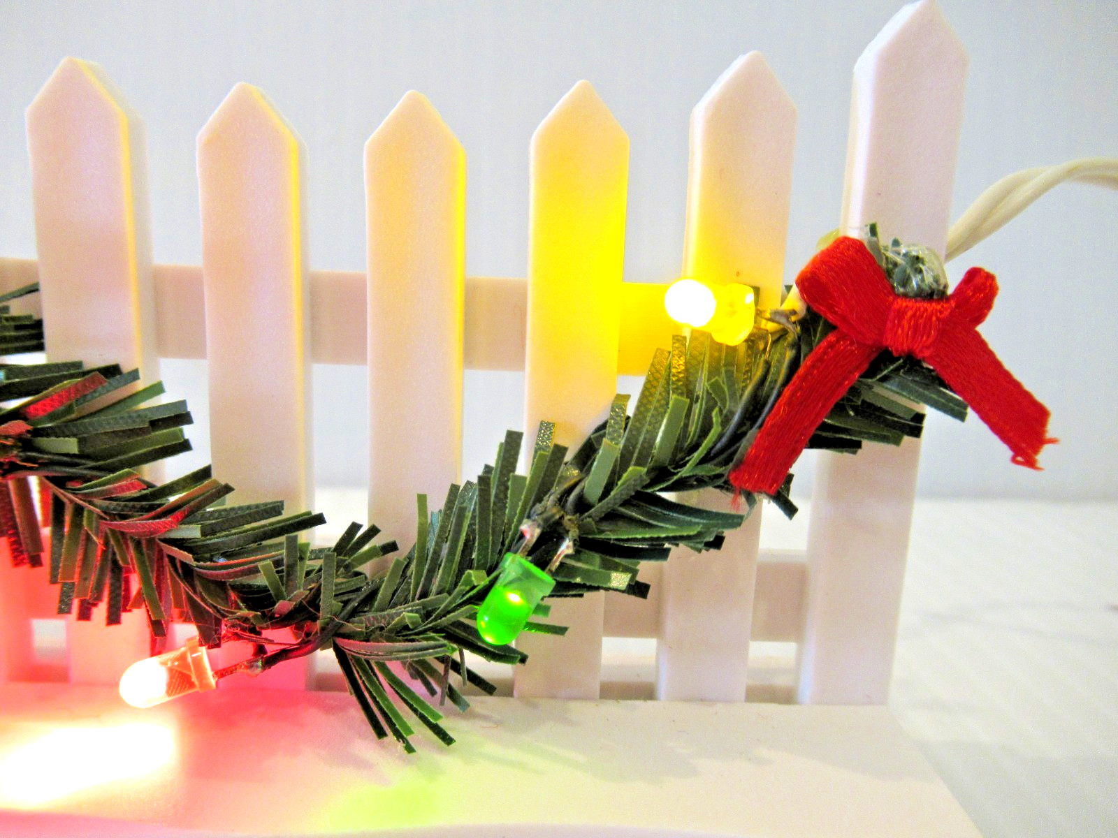 HOLIDAY TIME “LED PICKET FENCE” ~ *** LED LIGHTS / BATTERY OPERATED ***