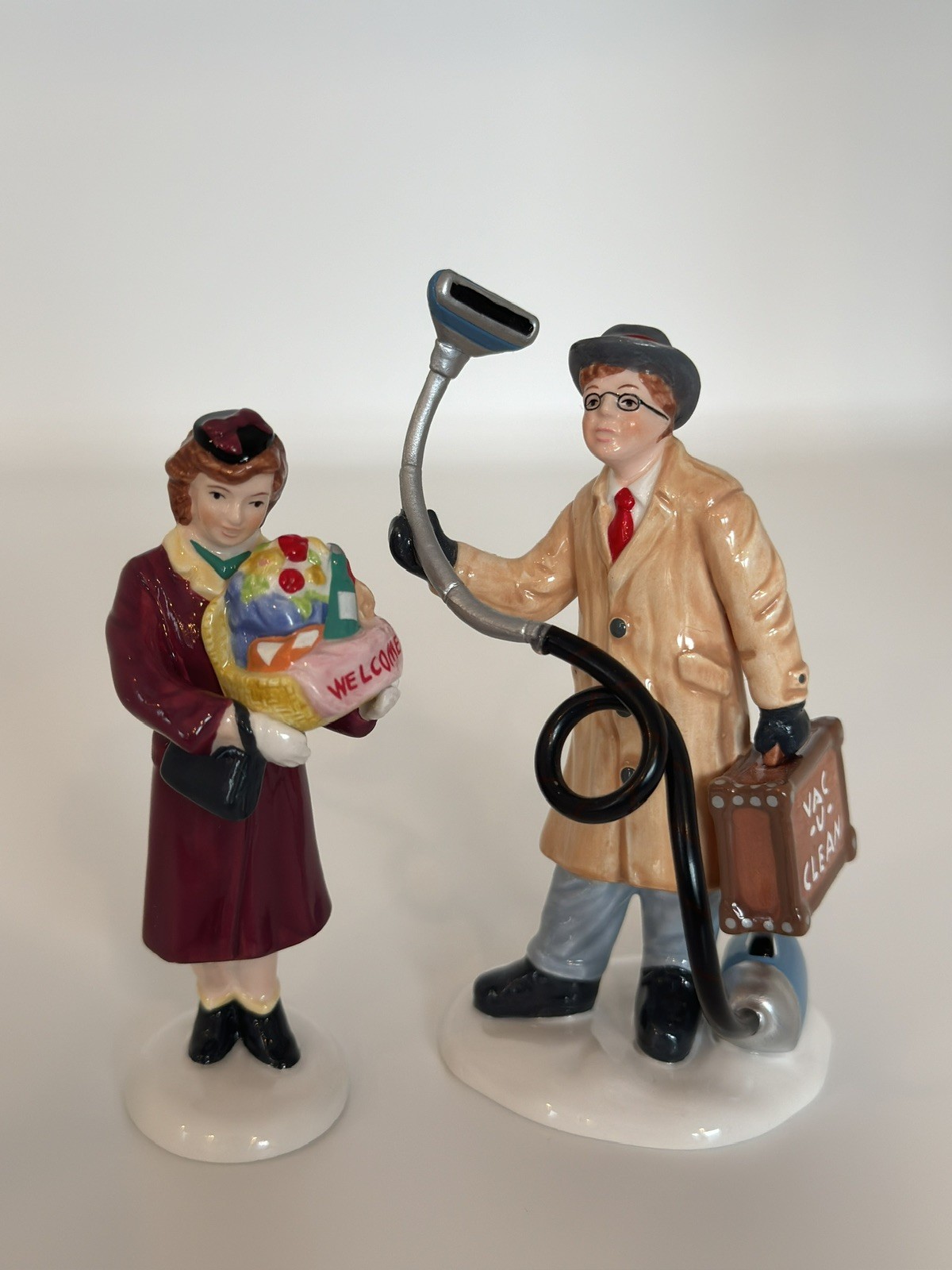 DEPT 56 SNOW VILLAGE ACCESSORY “DOOR TO DOOR SALES” #55139