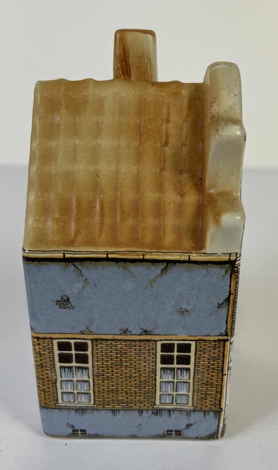 Vintage Polychroom Hand Painted Made In Holland Ceramic House 2105-7 Size 5”x3”
