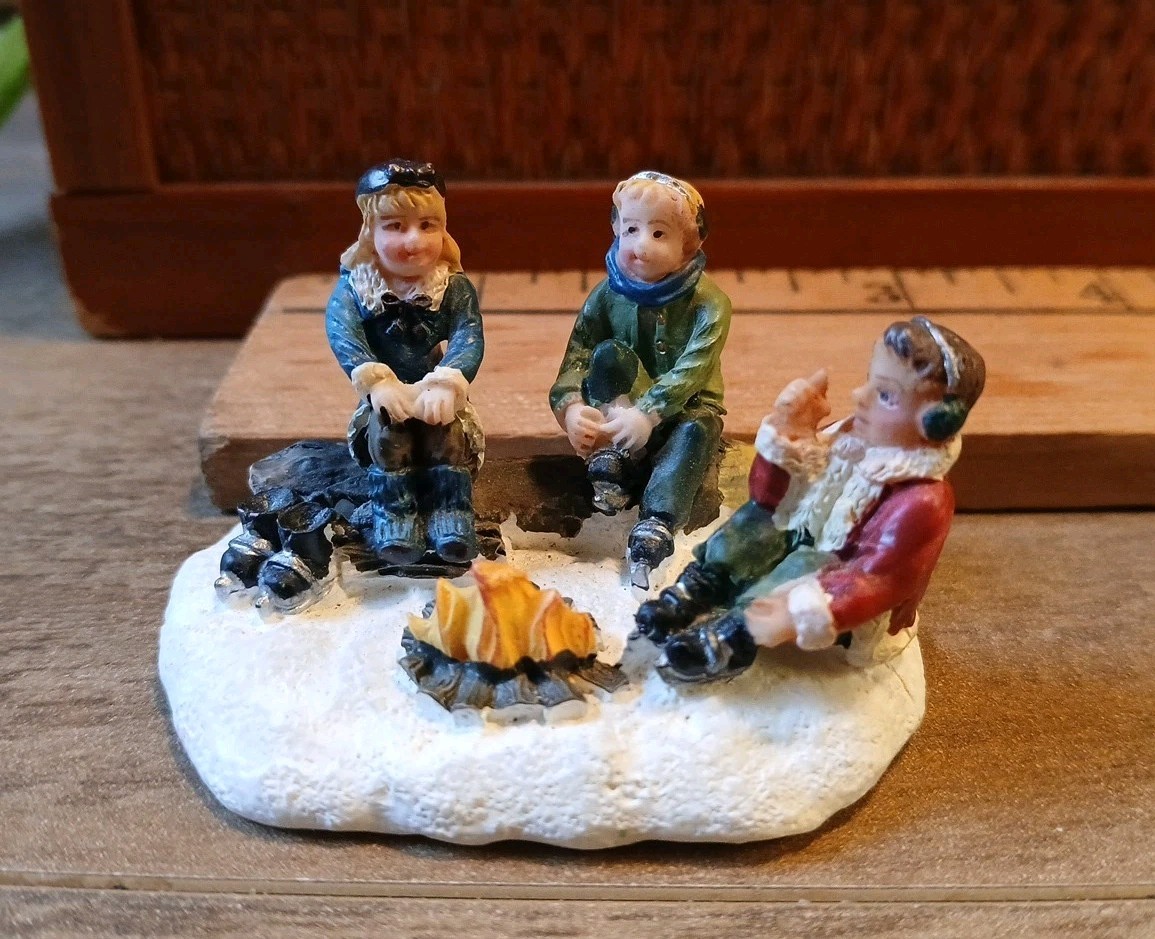 St Nicholas Square Village ‘Ice Skating Lessons’ Christmas Figures + Dog Set Vtg