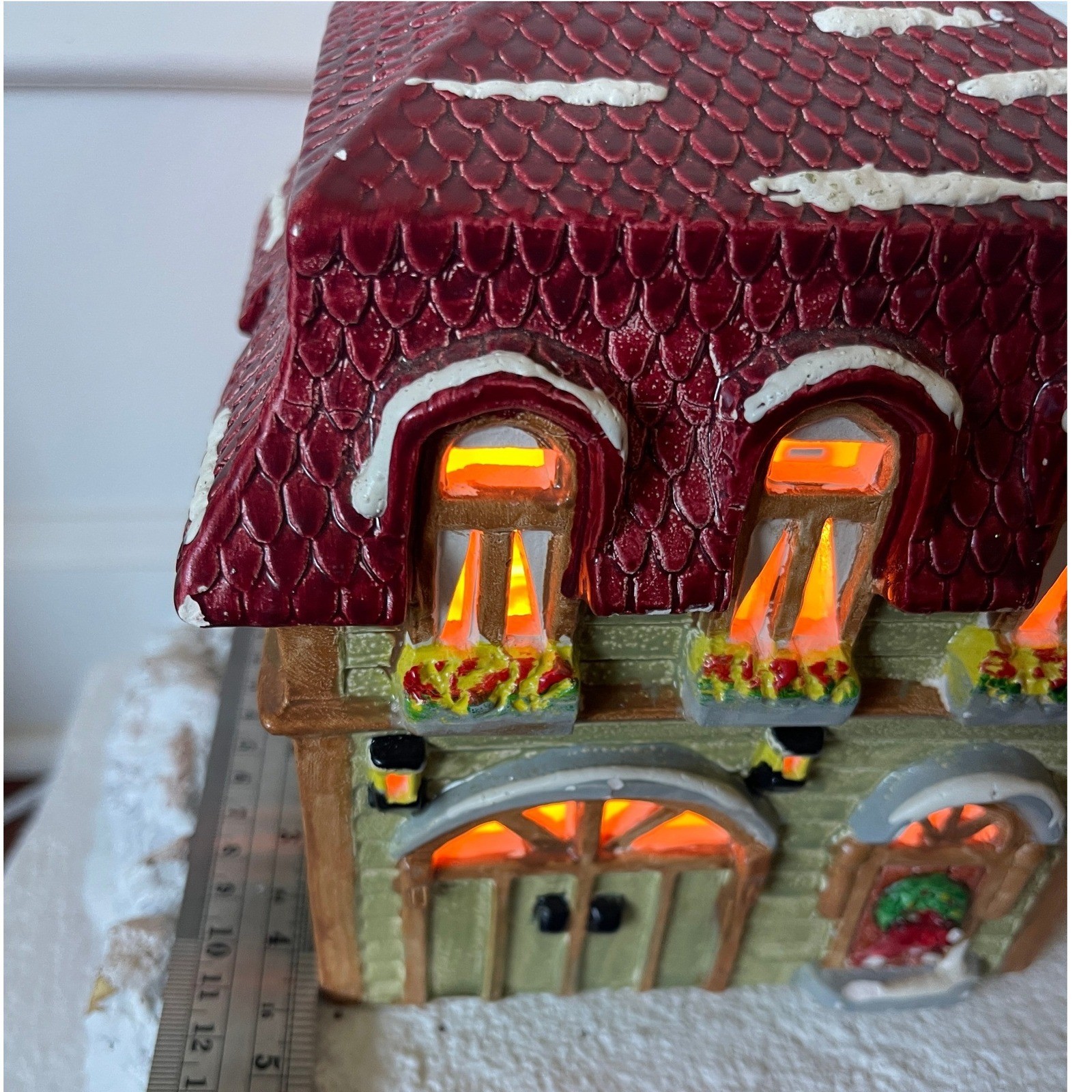 Department 56 Snowhouse Series Taiwan 1983 CARRIAGE HOUSE Lighted No Box
