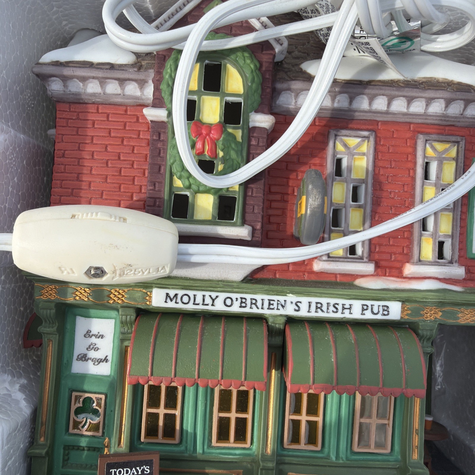 Department 56 Christmas in the City Molly O’Brien’s Irish Pub Village House READ
