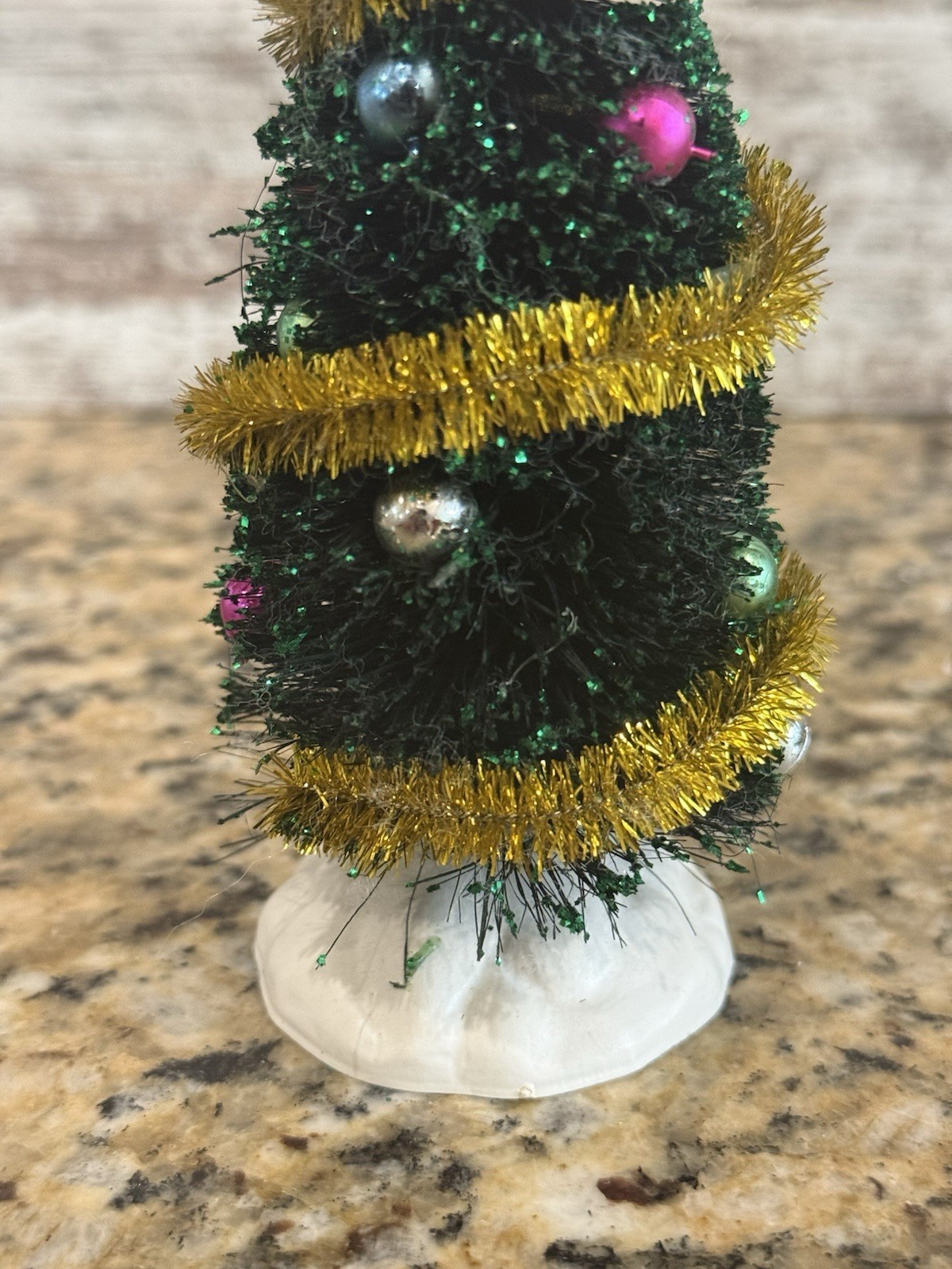 Lemax Carole Towne MEDIUM SPARKLING GREEN CHRISTMAS TREE *Read
