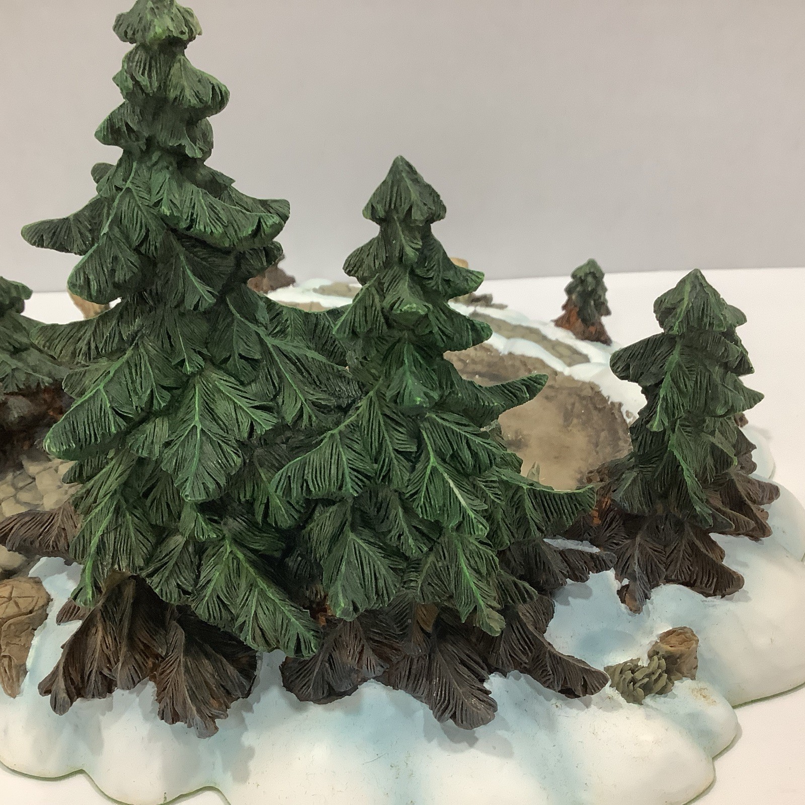 Department 56 #52618 Accessory “Village Pine Point Pond”