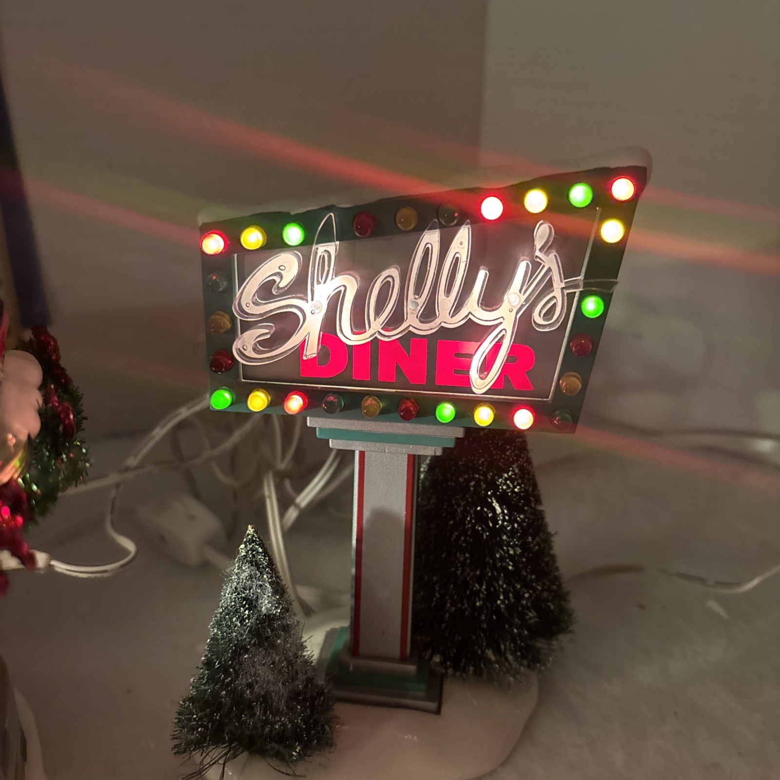 Dept. 56 The Original Snow Village Shelly’s Diner No. 55008 2 Piece Set Working
