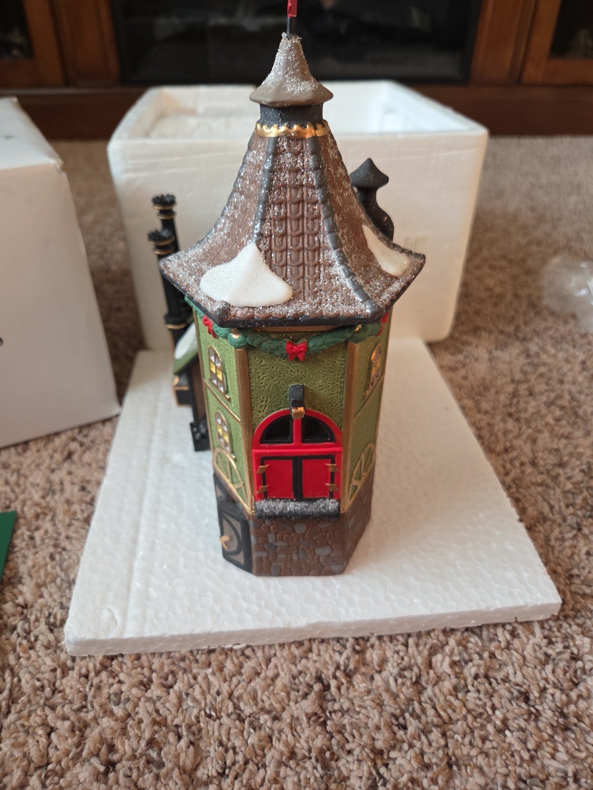 Dept 56 North Pole Series “Elfin Forge & Assembly Shop” #56384 With BOX Retired