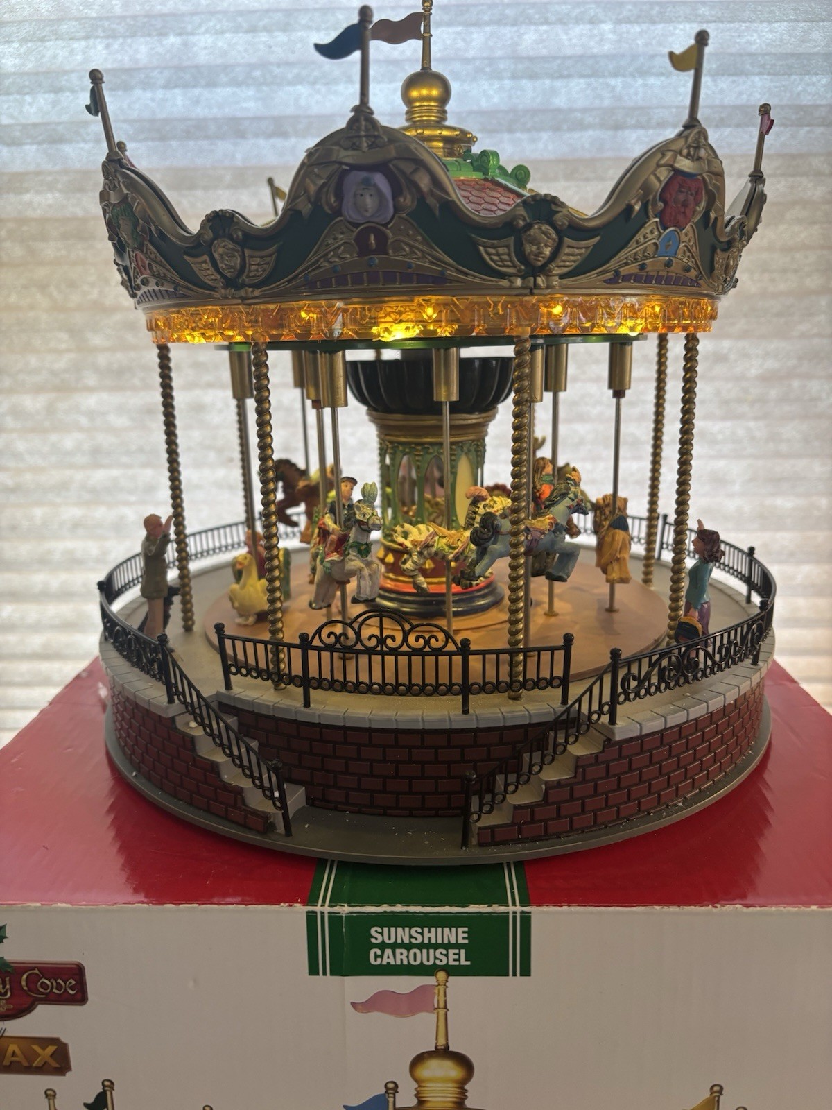 Lemax Coventry Cove “Sunshine Carousel” Sights & Sounds WORKS !