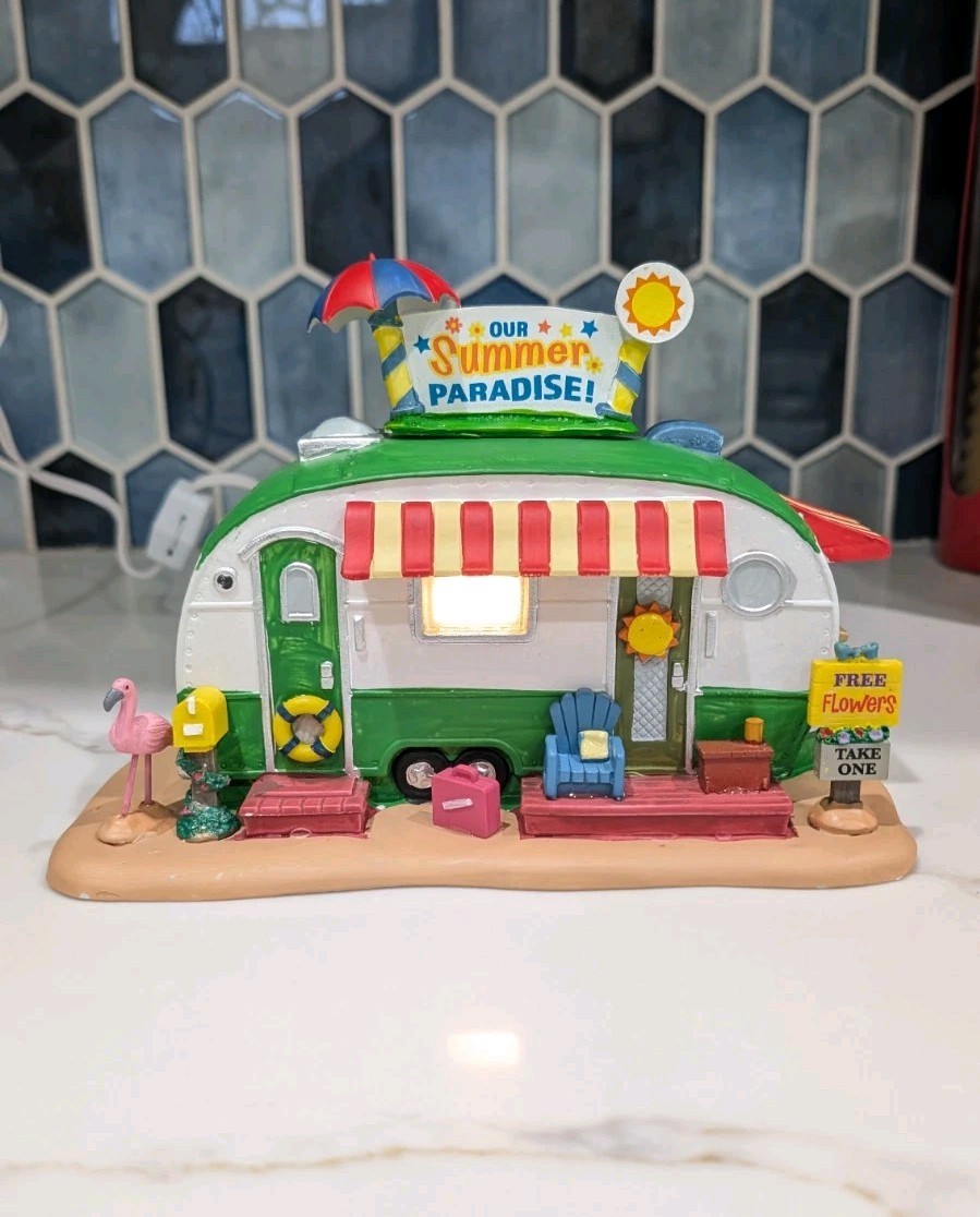 Lemax Camper Christmas Lighted House Porcelain “Our Summer Paradise” Trailer