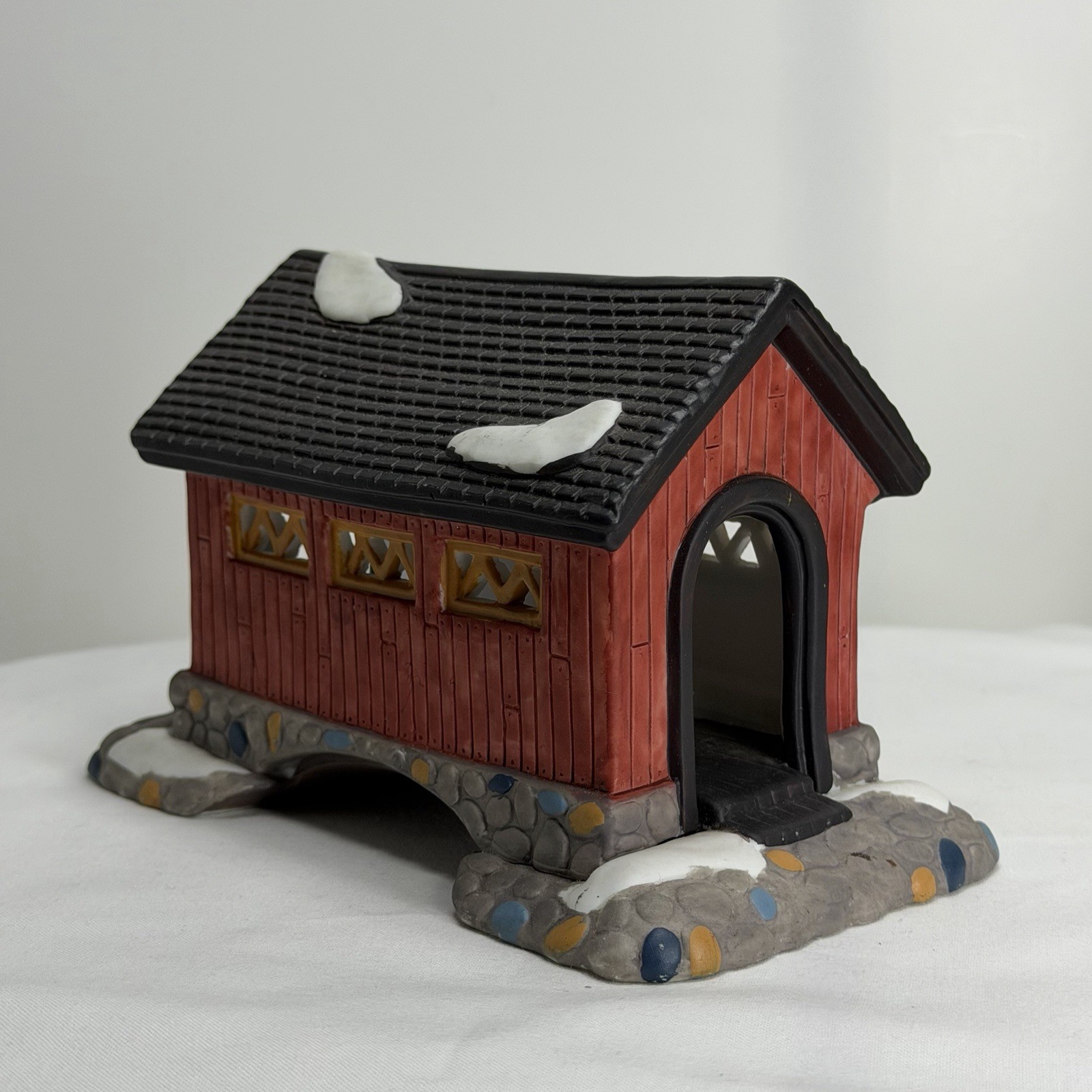 Christmas Village Covered Bridge Porcelain Accessory in Excellent Condition