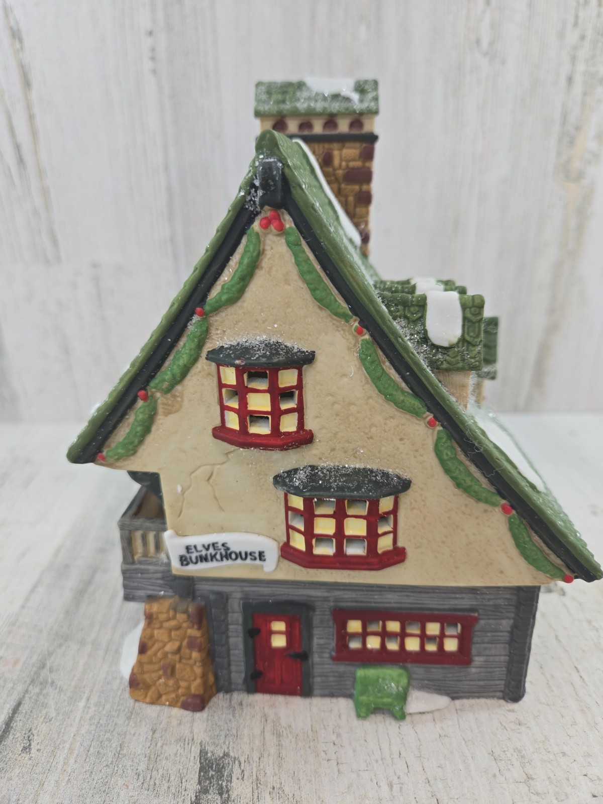 Department 56 Heritage Village Elf Bunkhouse North Pole Series 1990