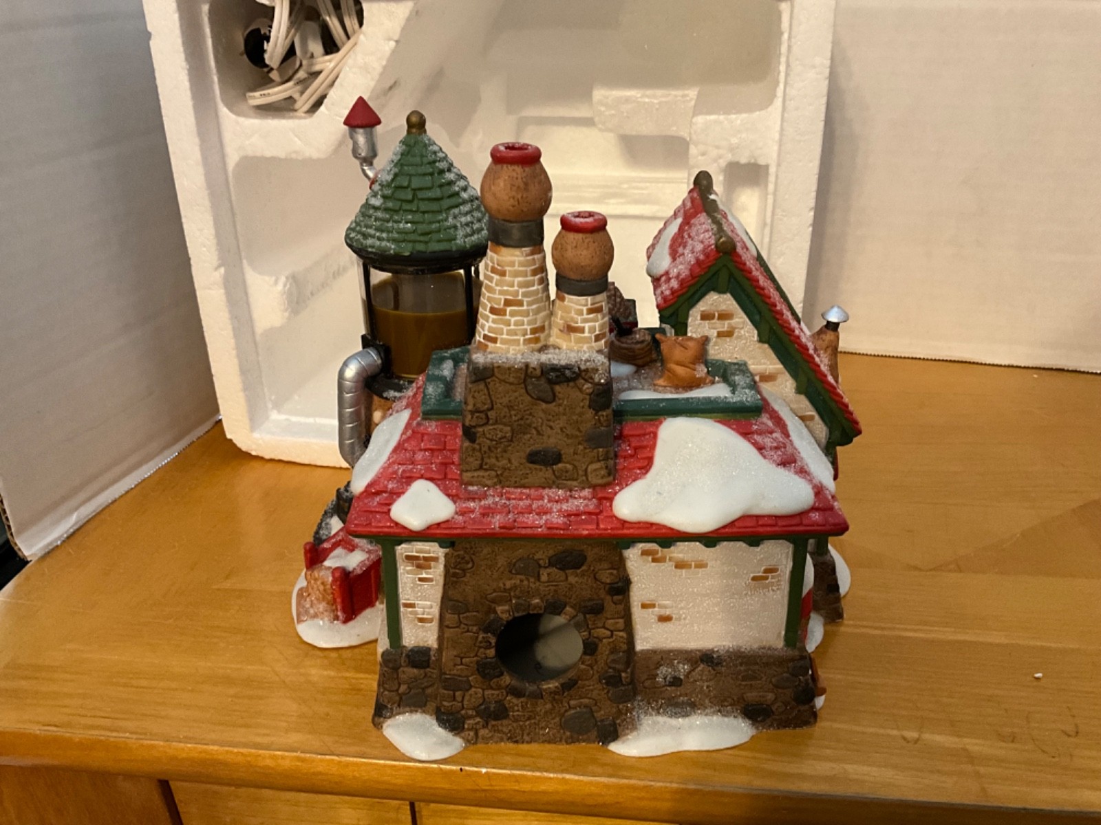 1999 DEPT 56 NORTH POLE SERIES Peanut Brittle Factory #56.56701 Missing Sign VGC