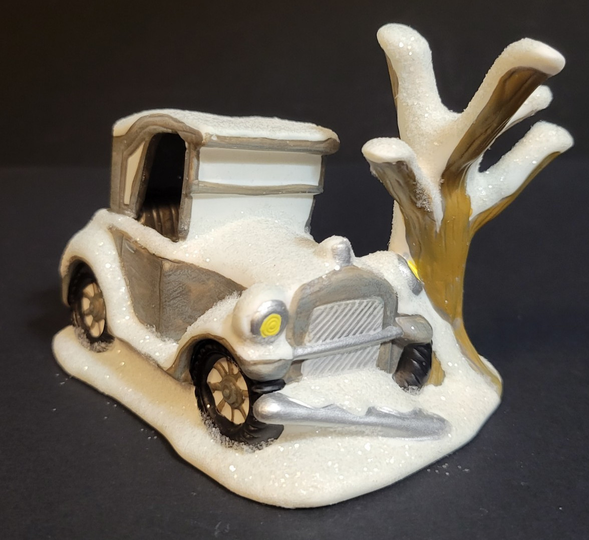 Enesco It’s a Wonderful Life Holiday Christmas Village George Baileys Car