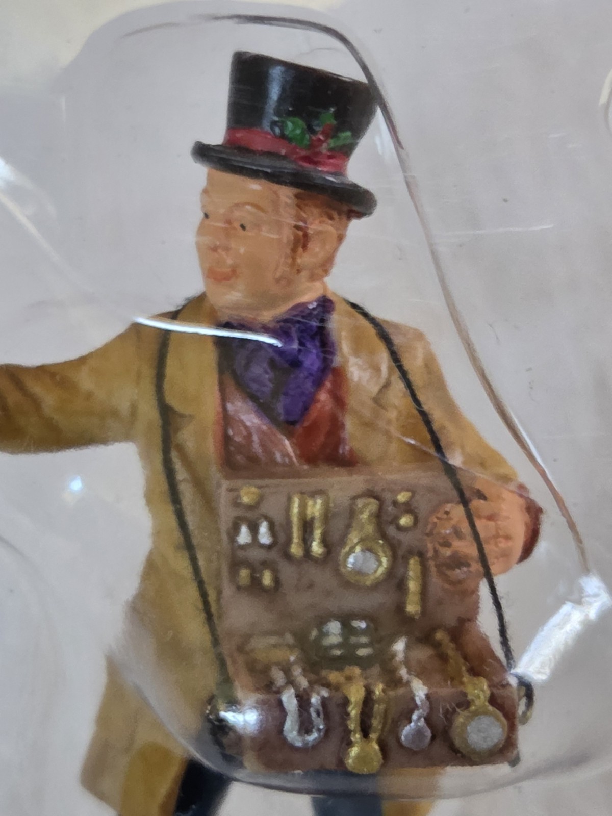 Lemax Jewelry Seller #12473 Caddington Village