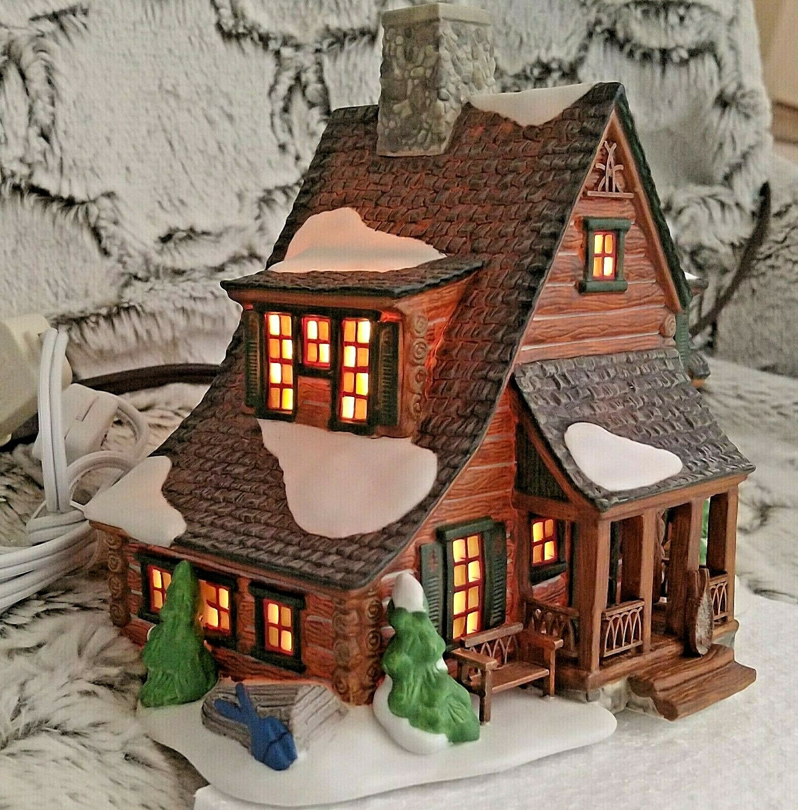 Mountain View Cabin LE10K #56625 New England Department 56 – BUYER GUARANTEE
