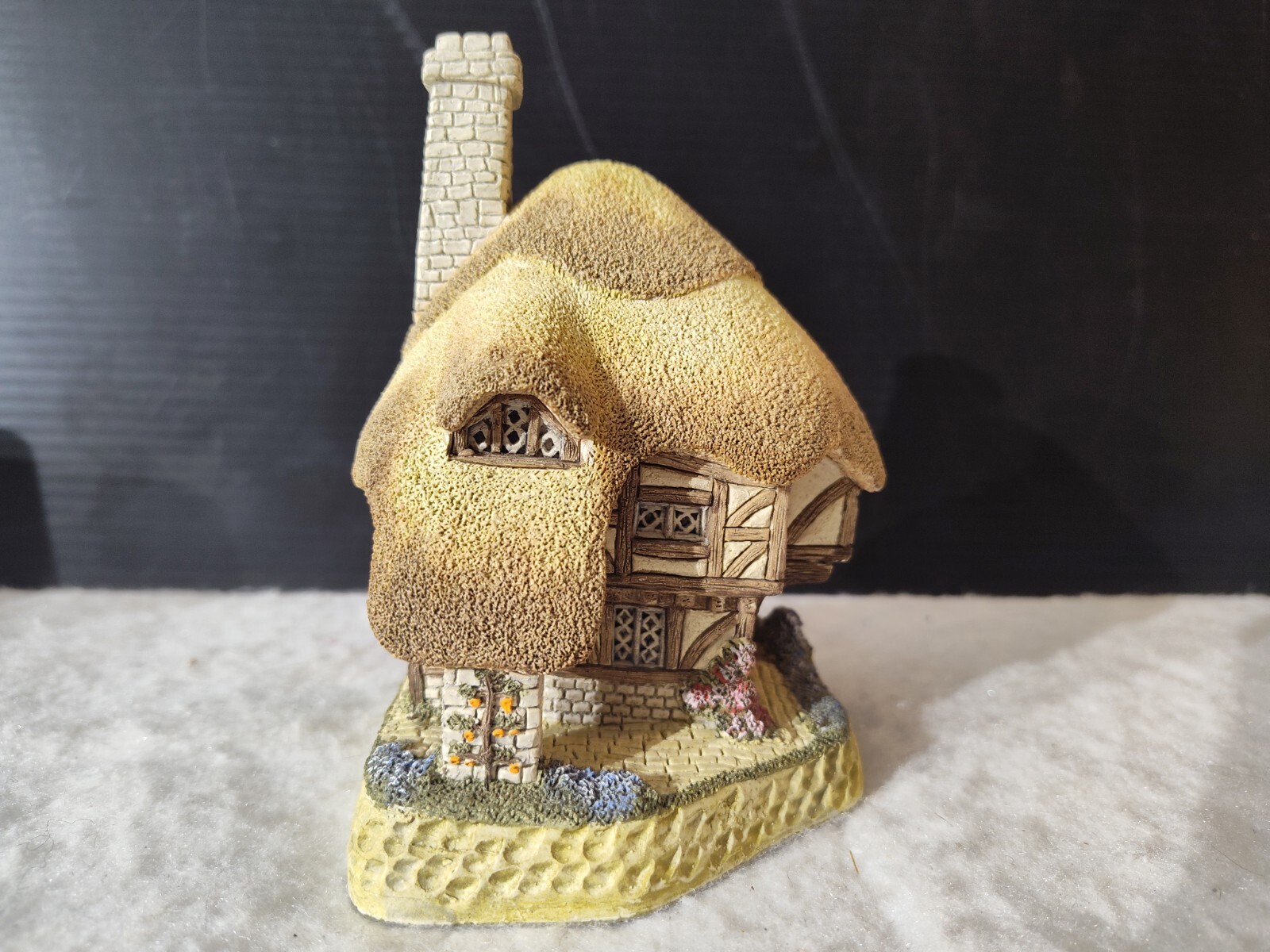David Winter Pudding Cottage – British Traditions 1989 Medieval Village Unboxed