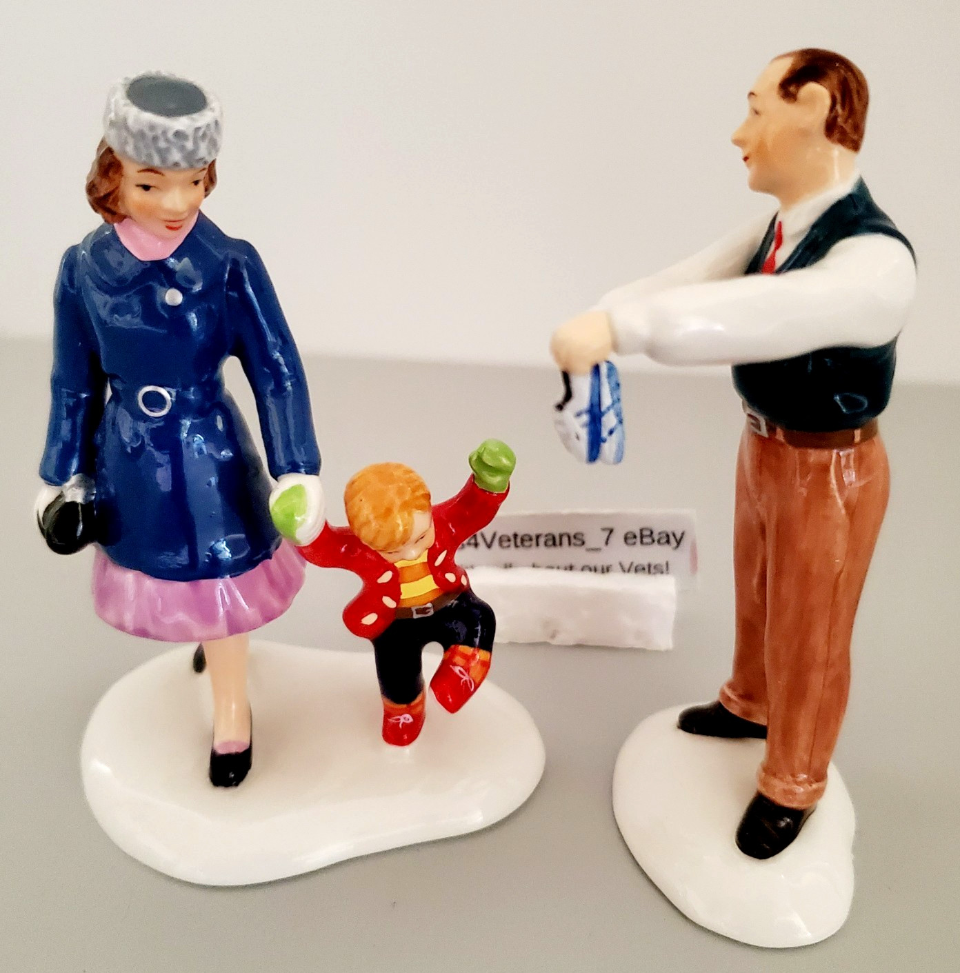 Department 56-Snow Village Brand New Shoes #55224 NEW💖