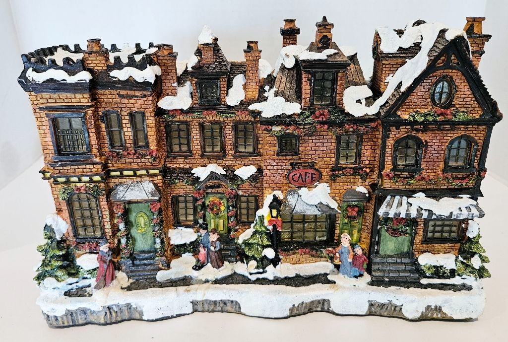 Target Brands C7 Lighted Christmas House Indoor Use Only Product No. 8 ~New