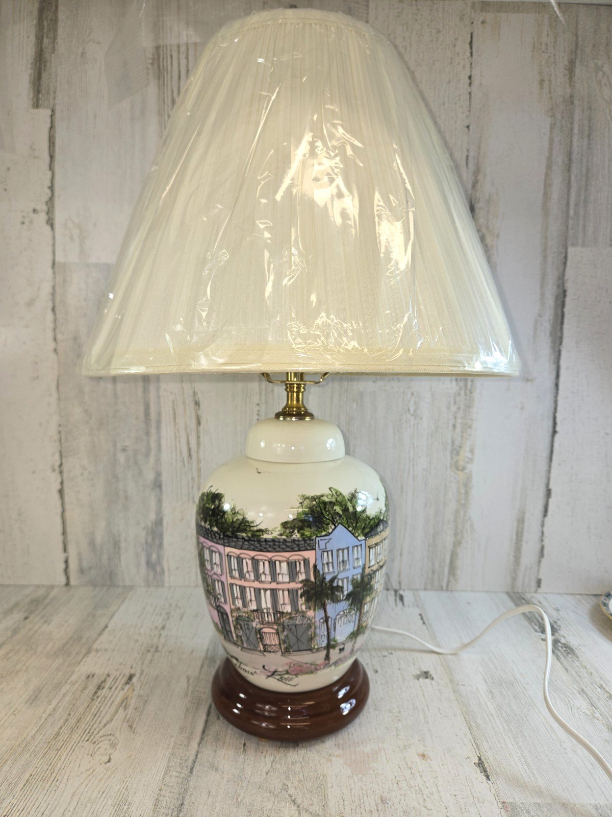 Shelia’s Collectibles Lamp and Shade Rainbow Row 2005 Limited Ed 11,806 RARE