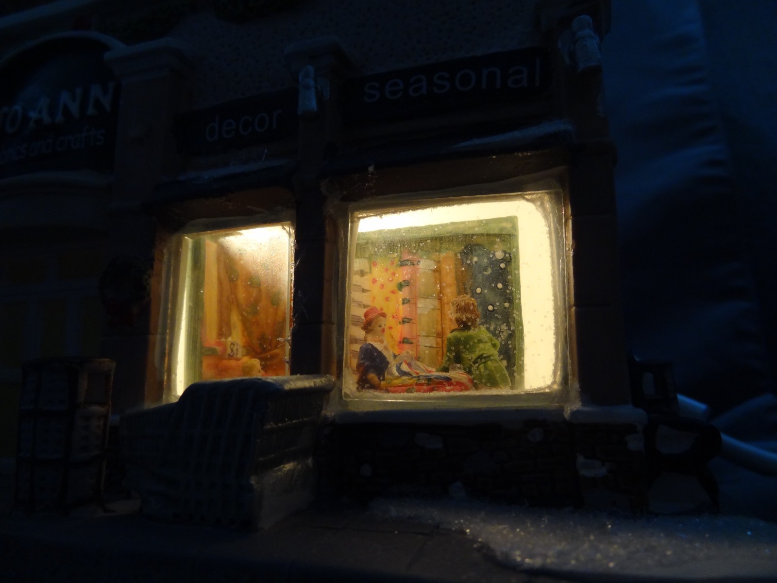 Holiday Inspirations Jo-Ann Fabrics and Craft Store Light-Up Illuminated Village