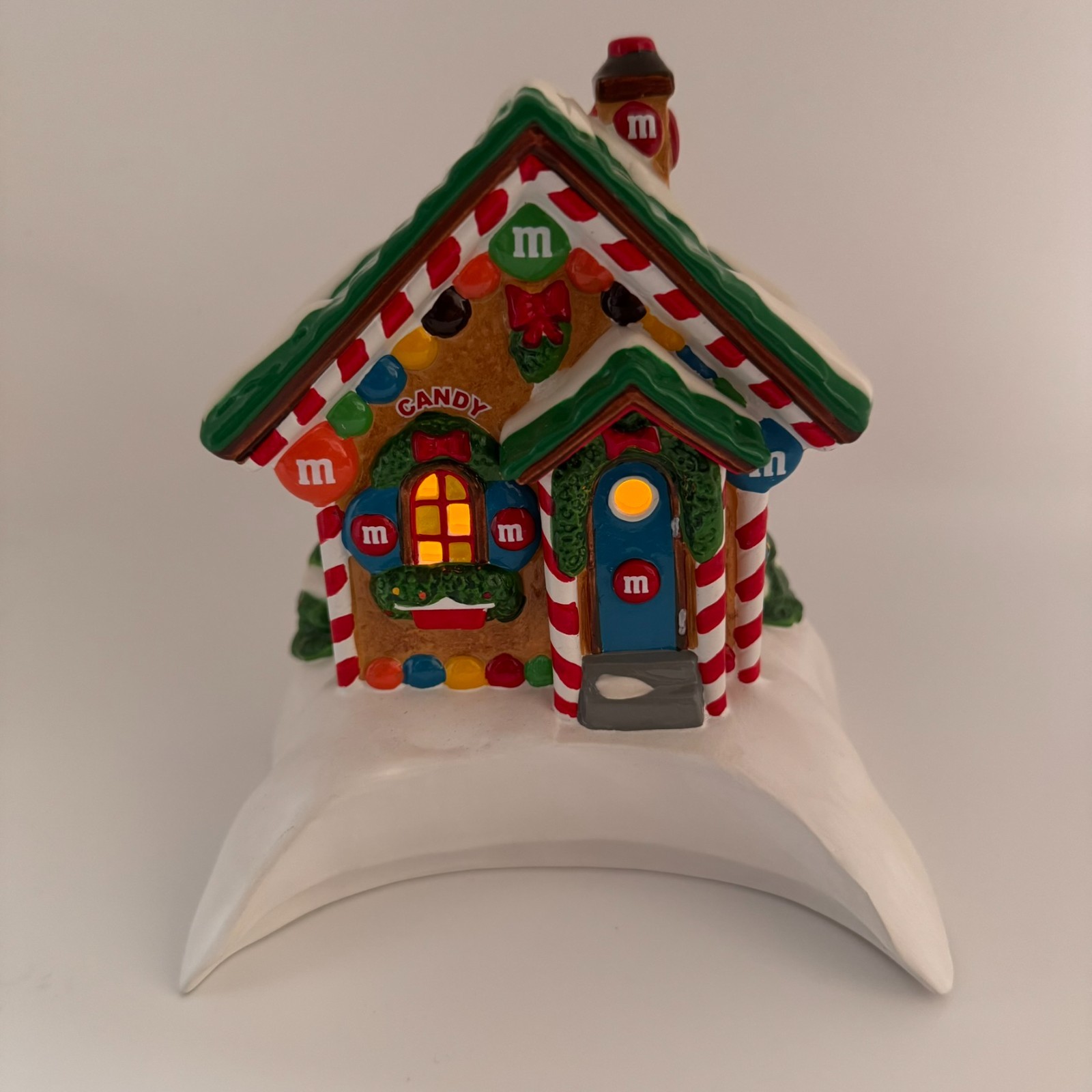 Department 56 M&M’s Candy Store Lighted Ceramic Christmas House and Dish in Box