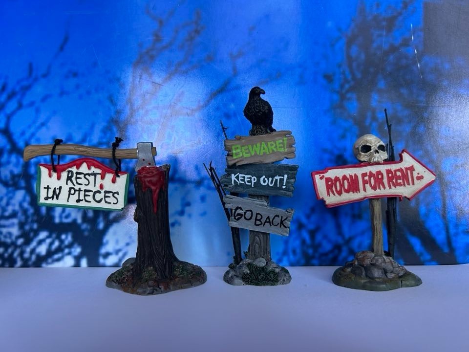 DEPT 56 Halloween Village HAUNTED SIGNS Set of 3! Scary, Spooky, Creepy