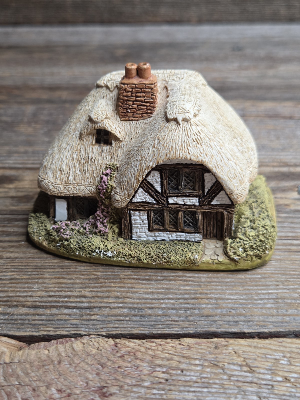 Lilliput Lane Cottages “April Cottage” Signed 1984 Unboxed