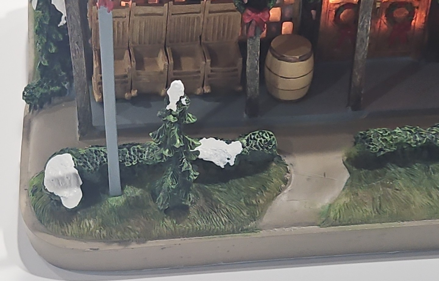 Vintage 2005 Cracker Barrel Old Country Store Christmas Village Replica with Box