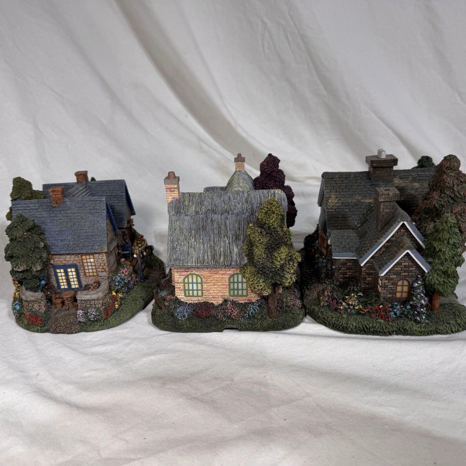 Lot Of 6 Hawthorne Village Thomas Kinkade Lamplight Village w/ Light Cords 01-04