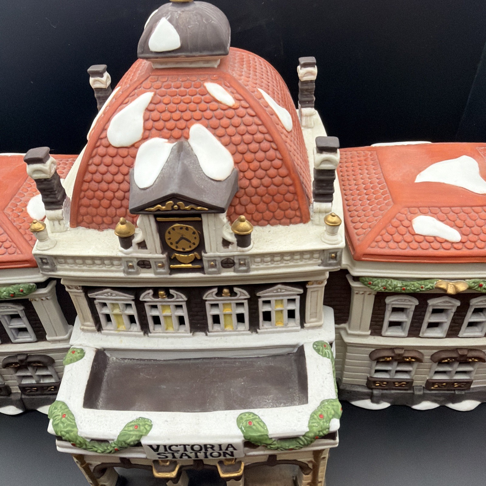 Department 56 Dickens’ Village Victoria Station Lighted Hand Painted Porcelain