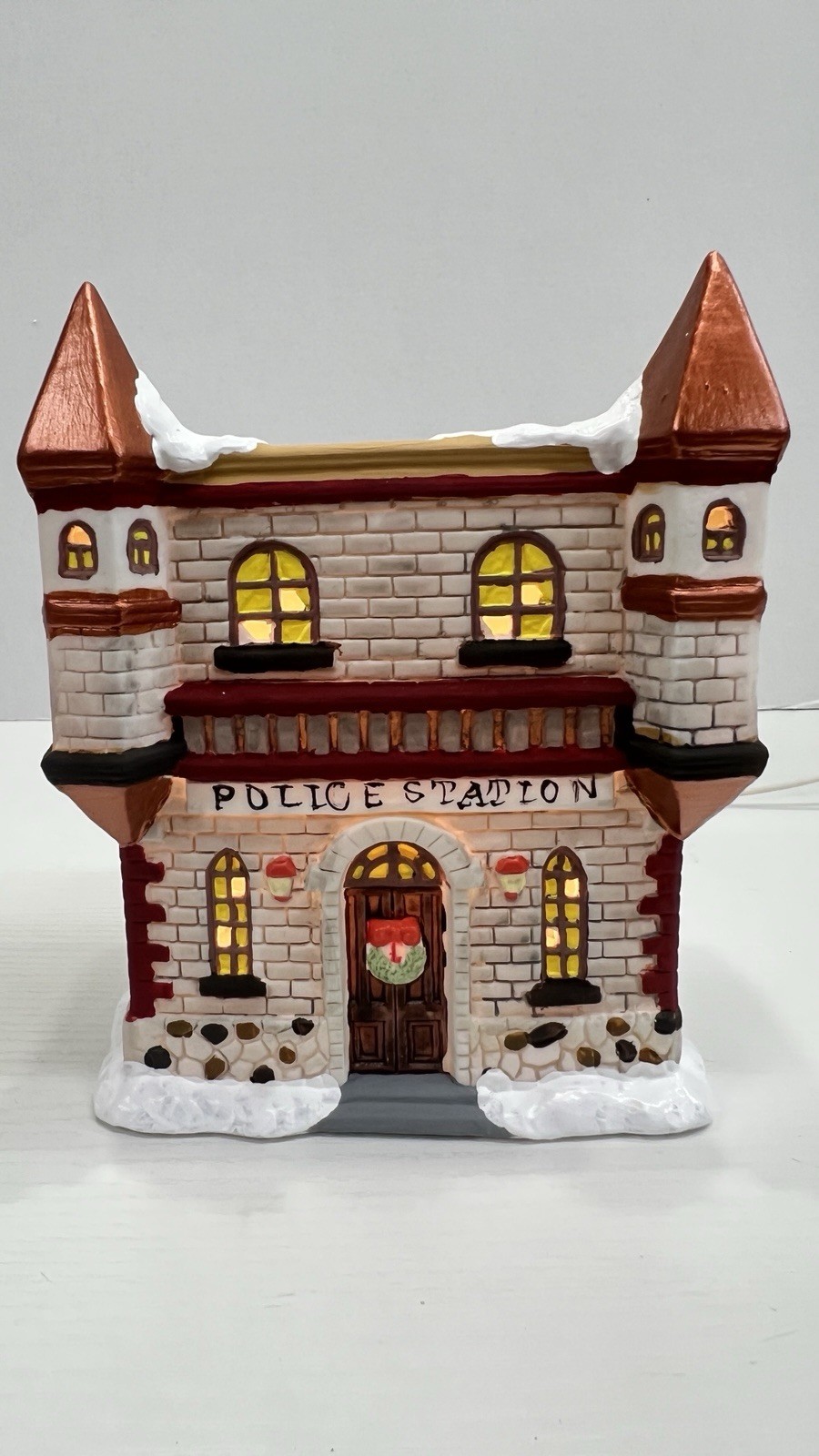 Caldor Hand Painted Porcelain Lighted House Police Station 1992 Excellent !