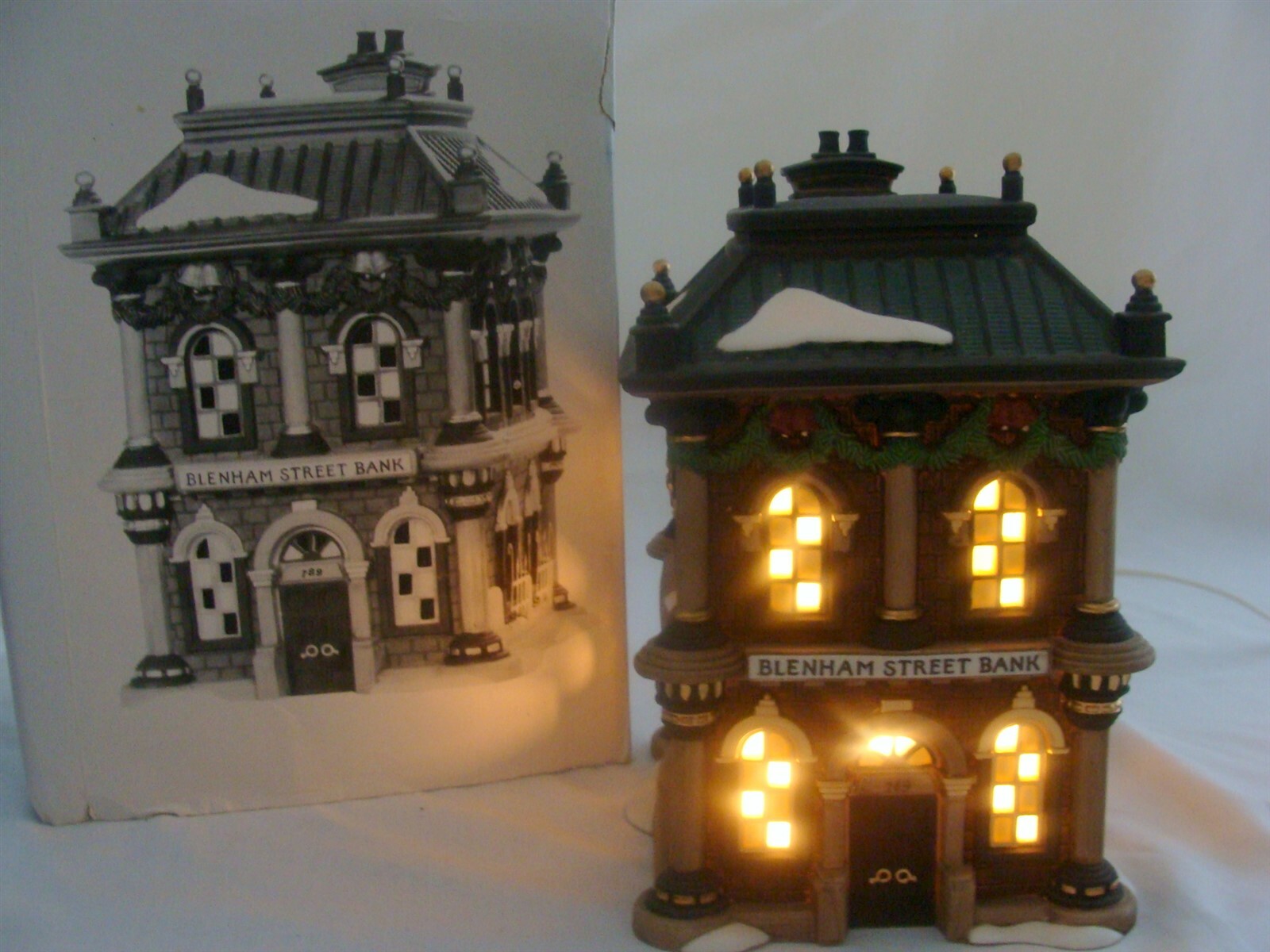 Dept 56 Dickens Village Series Blenham Street Bank 58330 1995 Retired 1998