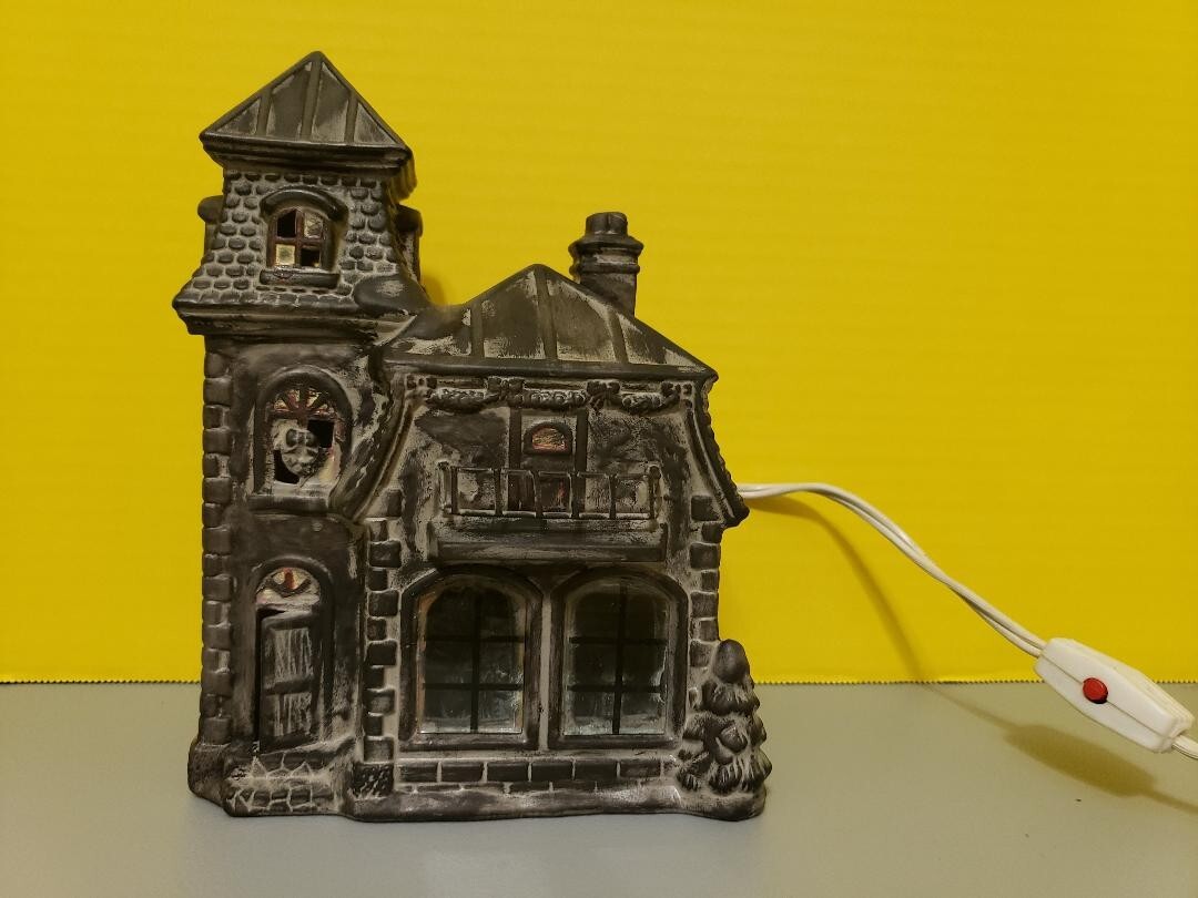 Long Rich LTD Ceramic Light Up Halloween Haunted House