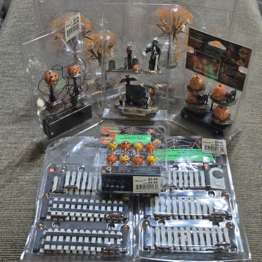 Lemax Spooky Town Halloween Figures Accessories Lights Lot Of 8 NEW UNOPENED